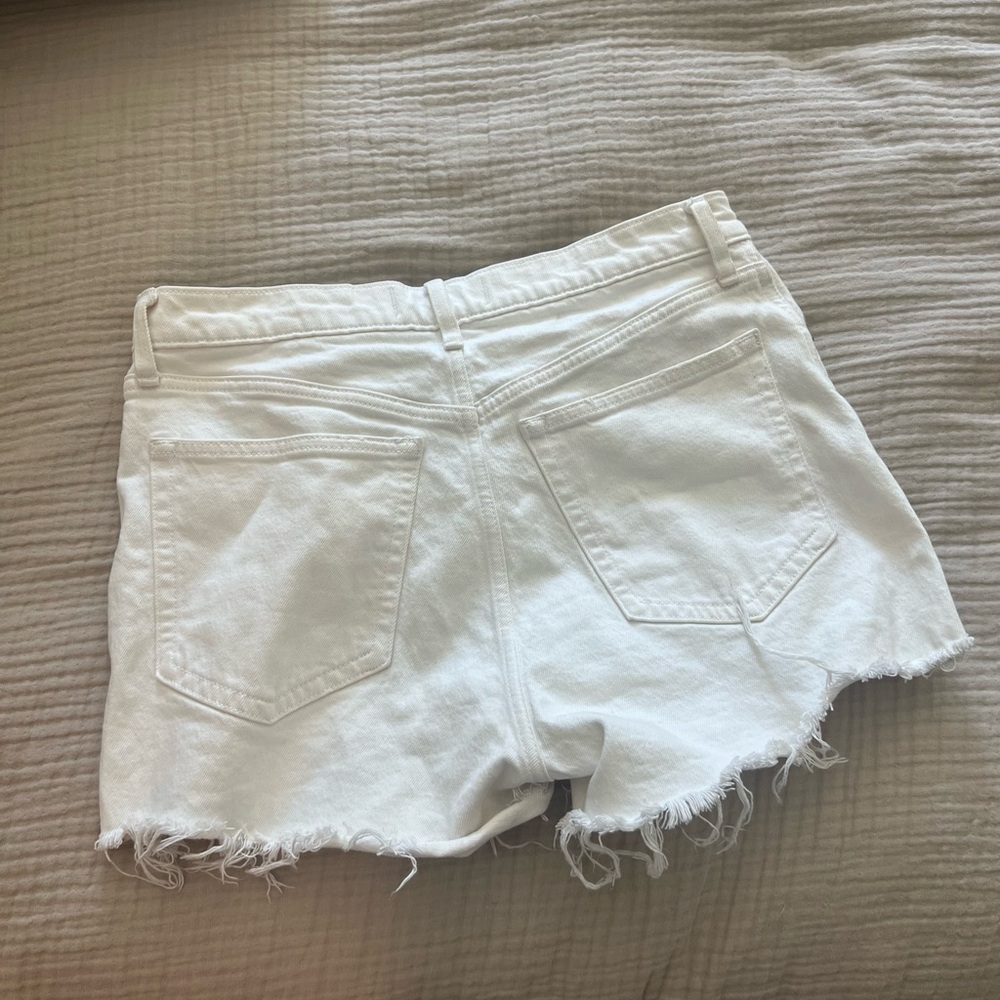 Abercrombie & Fitch White high rise mom Jean Shorts - Picture 4 of 4